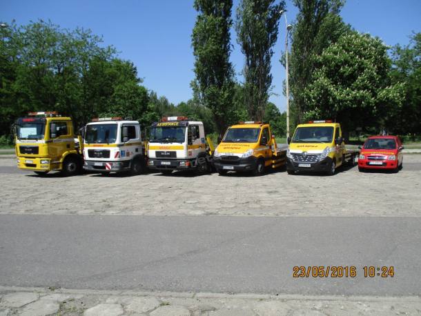 Piła gabinet kosmetyczny rzęsy